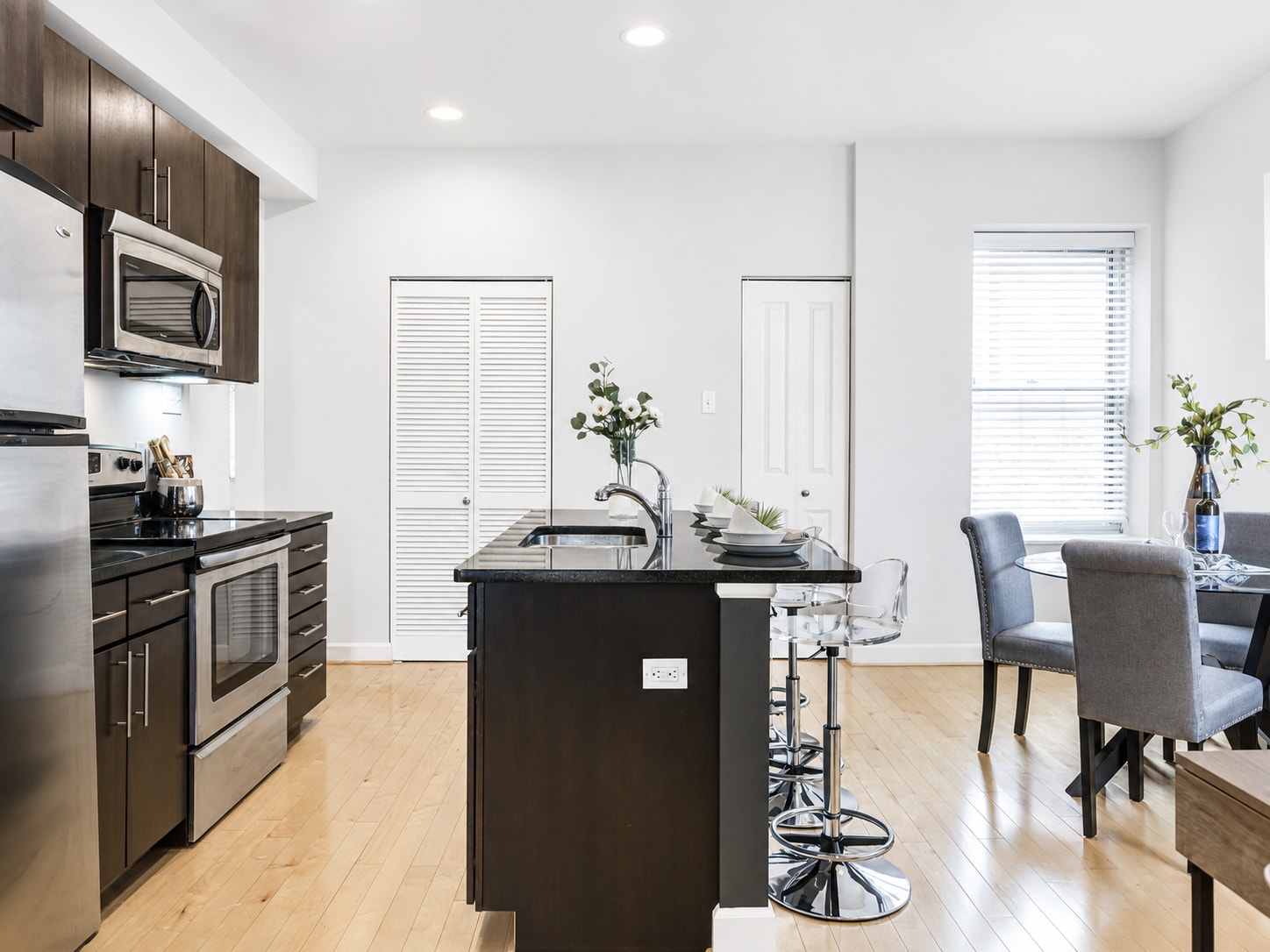 Kitchen - 5631 Pershing Ave