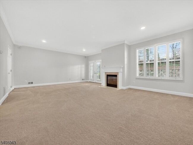 Building Photo - 124 Barclay Dr