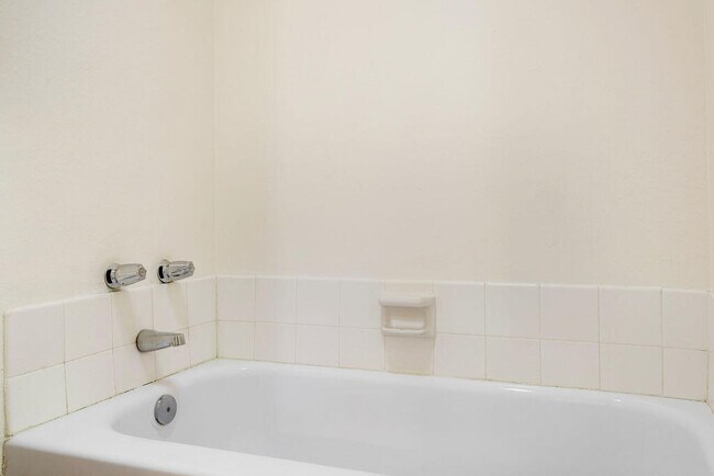 Building Photo - 48728 Desert Flower Dr