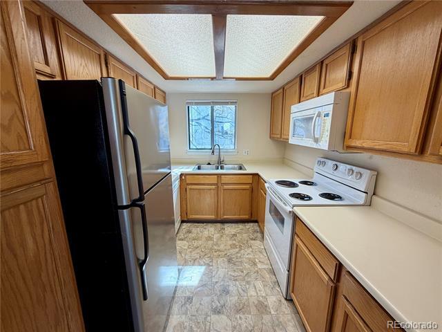 Building Photo - 1302 S Cathay Ct