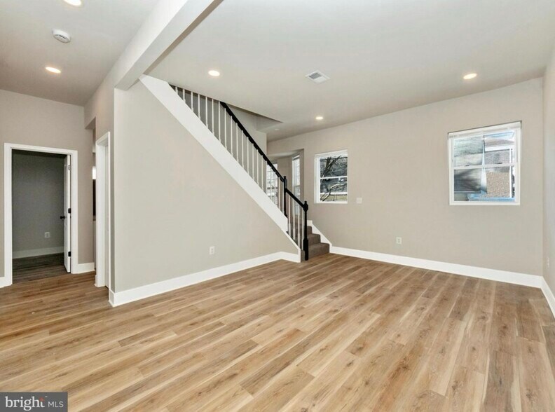 Building Photo - 2919 Woodland Ave