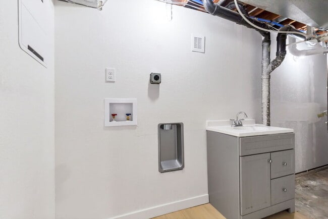 Building Photo - 6087 W 84th Ave