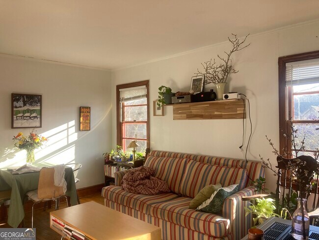 Building Photo - 152 Buena Vista Ave