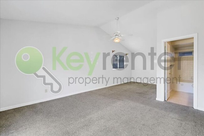 Building Photo - 2624 Walnut Ave