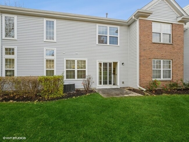 Building Photo - 140 Crescent Ln