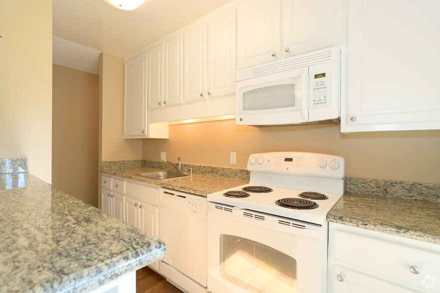 1Bedroom: Kitchen - The Meridian