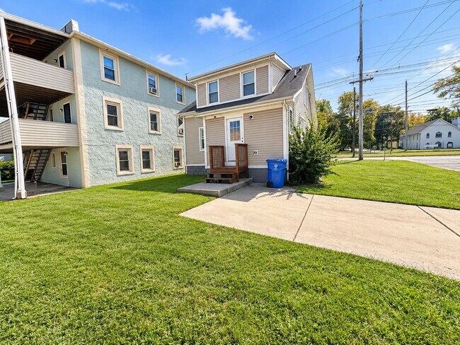 Building Photo - 1501 River Rd