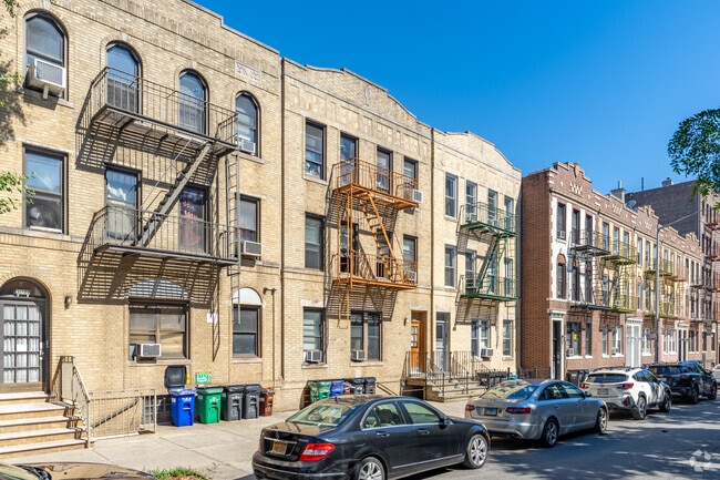Building Photo - 31-40 35th St