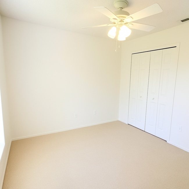 Building Photo - Kissimmee Single Family 3x2  Home!