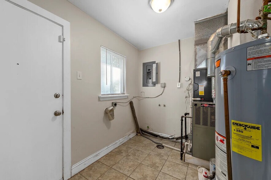 Building Photo - 7346 Canton Ave