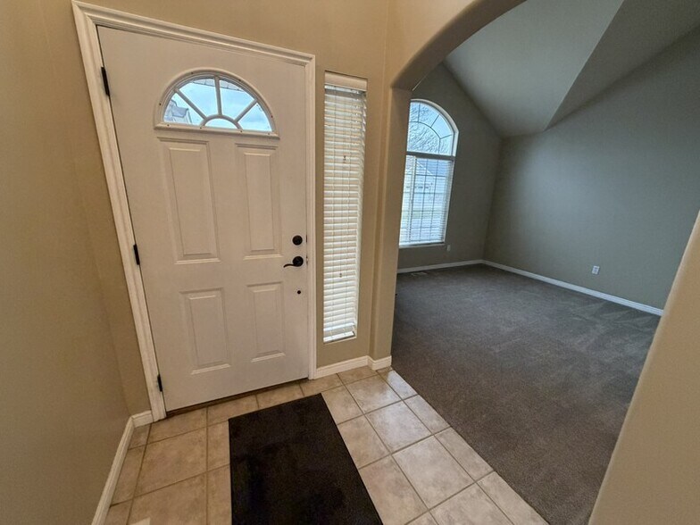 Building Photo - 11651 Mapleberry Ct