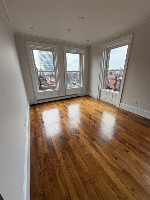 Building Photo - 483 Beacon St