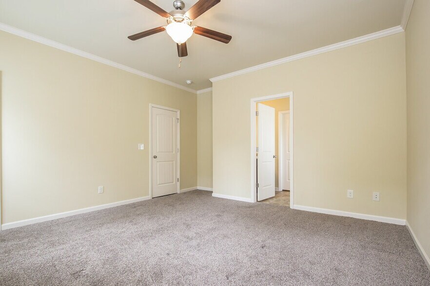 Building Photo - 534 Lobdale Falls Dr