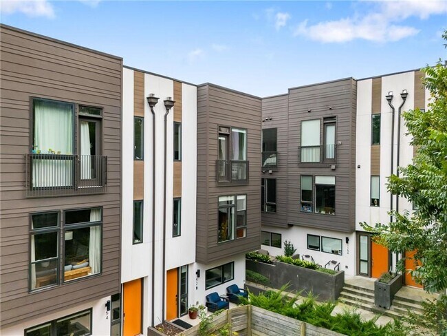 Building Photo - 52 Reynolds Square Ln