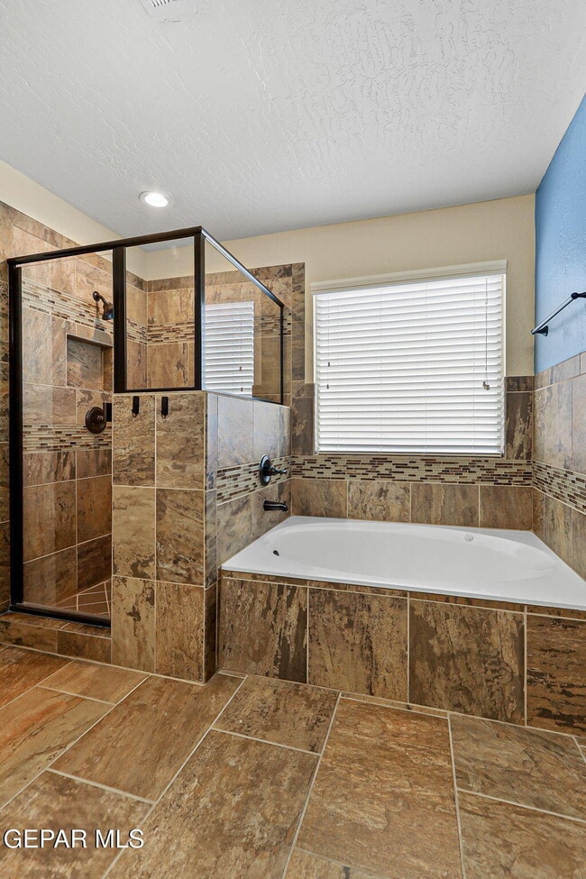 Building Photo - 405 Saltford Pl