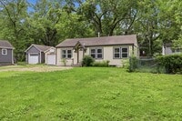 Building Photo - 5508 Maple St