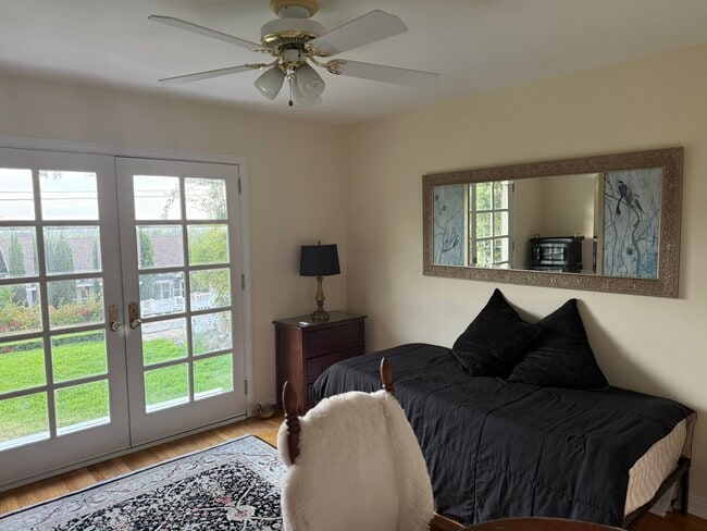 Building Photo - 102 E Buena Vista Ave