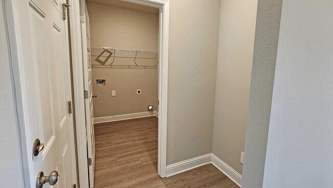 Building Photo - 10532 S Redland St