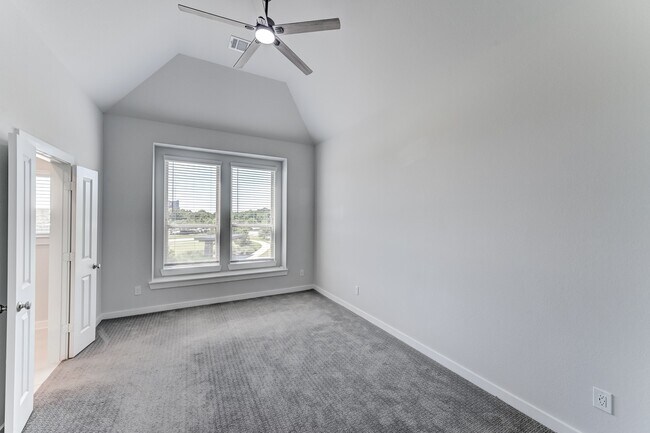 Building Photo - 6570 Scarlet Pond Ln