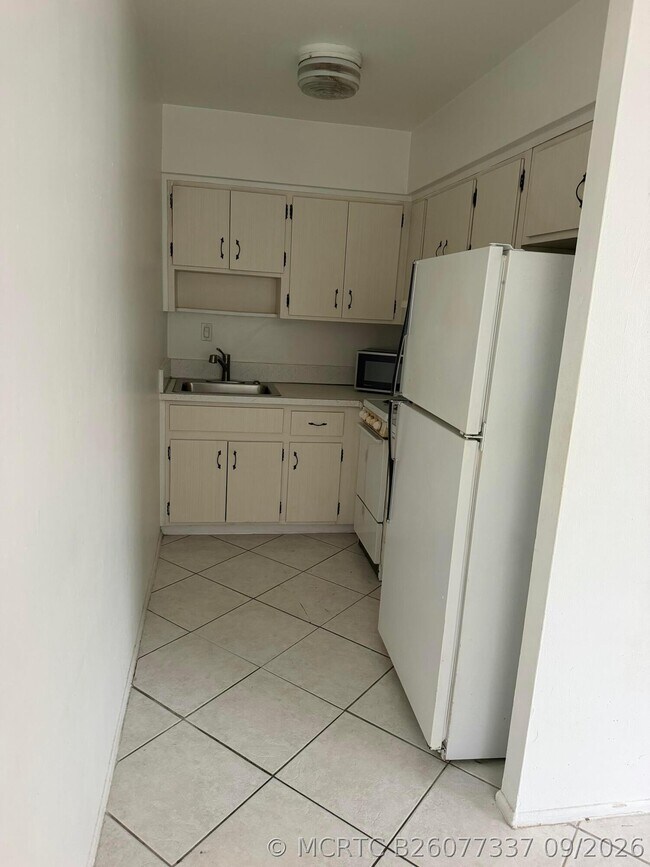 Building Photo - 1816 E Oakland Park Blvd