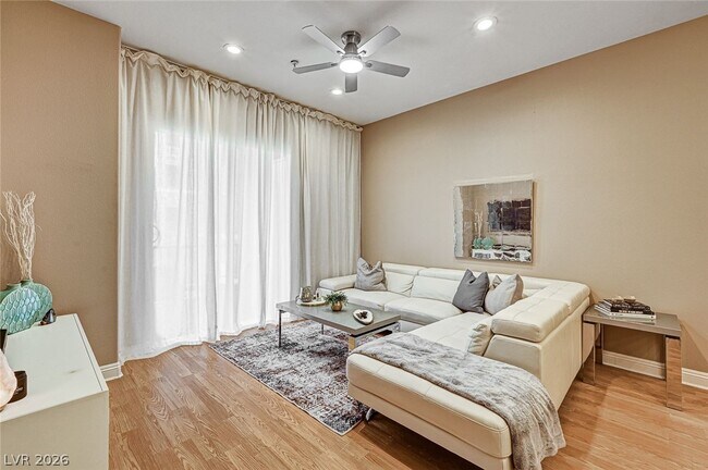 Building Photo - 56 E Serene Ave