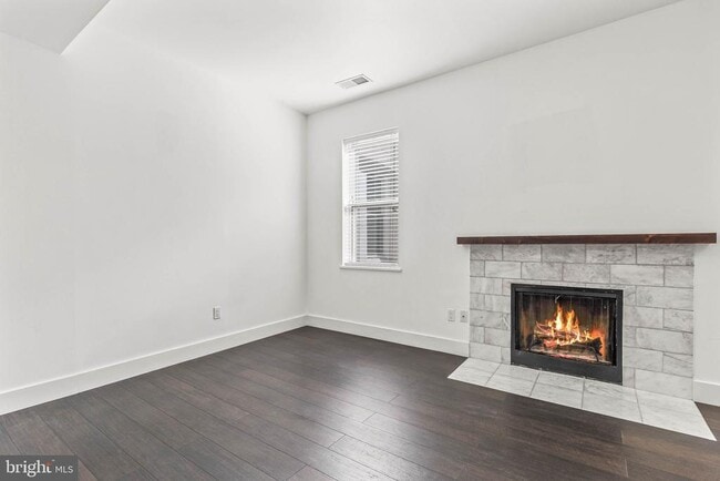 Building Photo - 2114 N St NW
