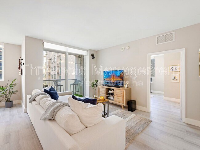 Building Photo - 253 NE 2nd St