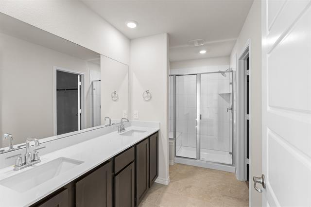 Building Photo - 647 Carters Grv Dr