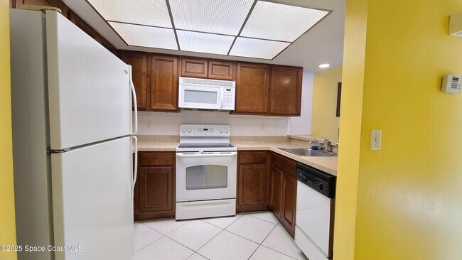 Building Photo - 3100 Sir Hamilton Cir