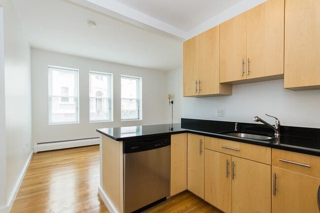 Building Photo - Excellent One Bedroom