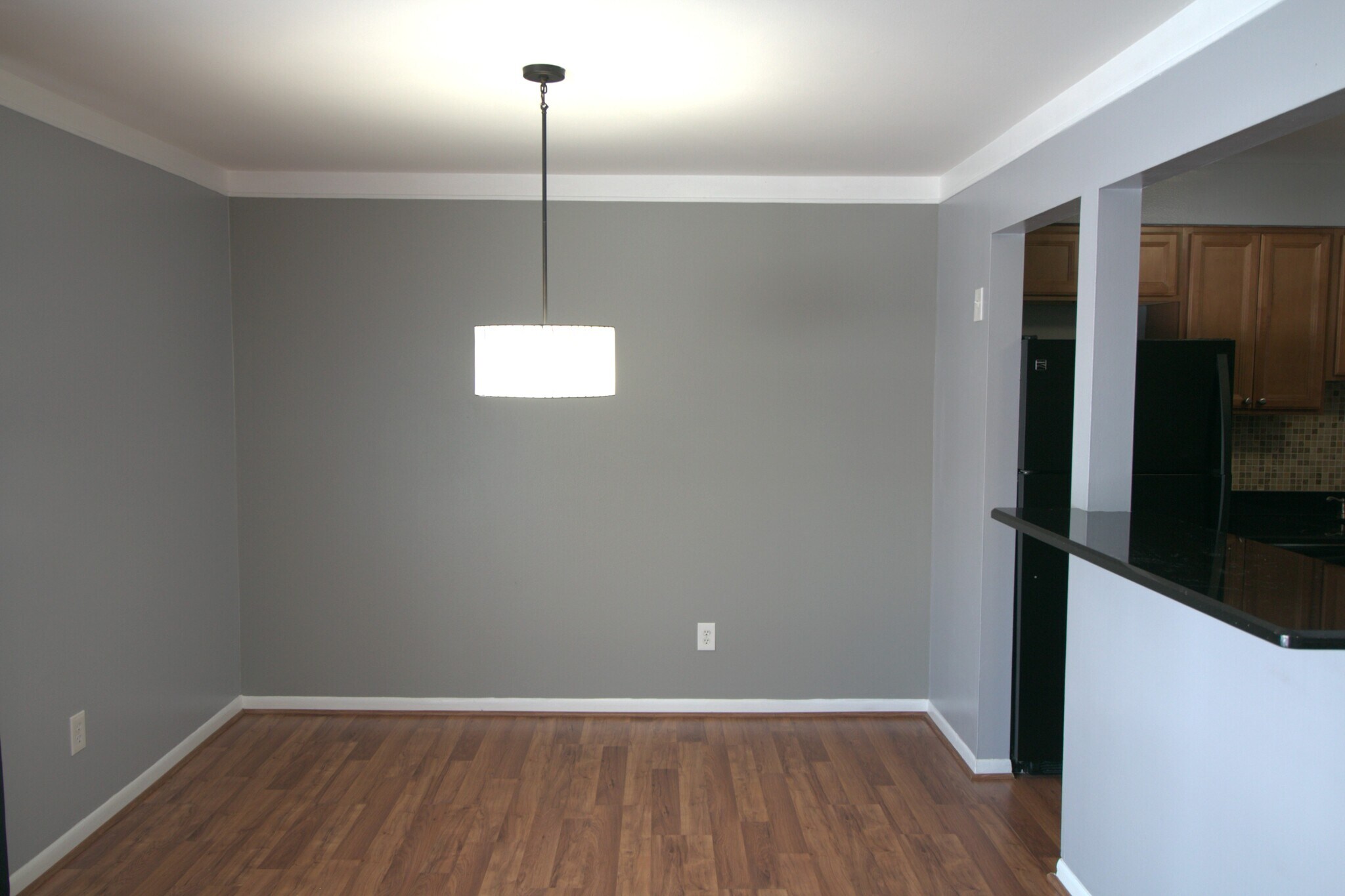 Building Photo - 480 Fox Hills Dr N