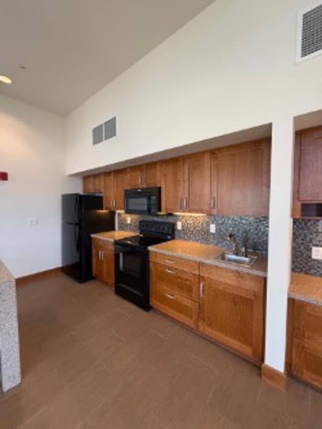 Building Photo - Blue Earth One Bedroom For Lease