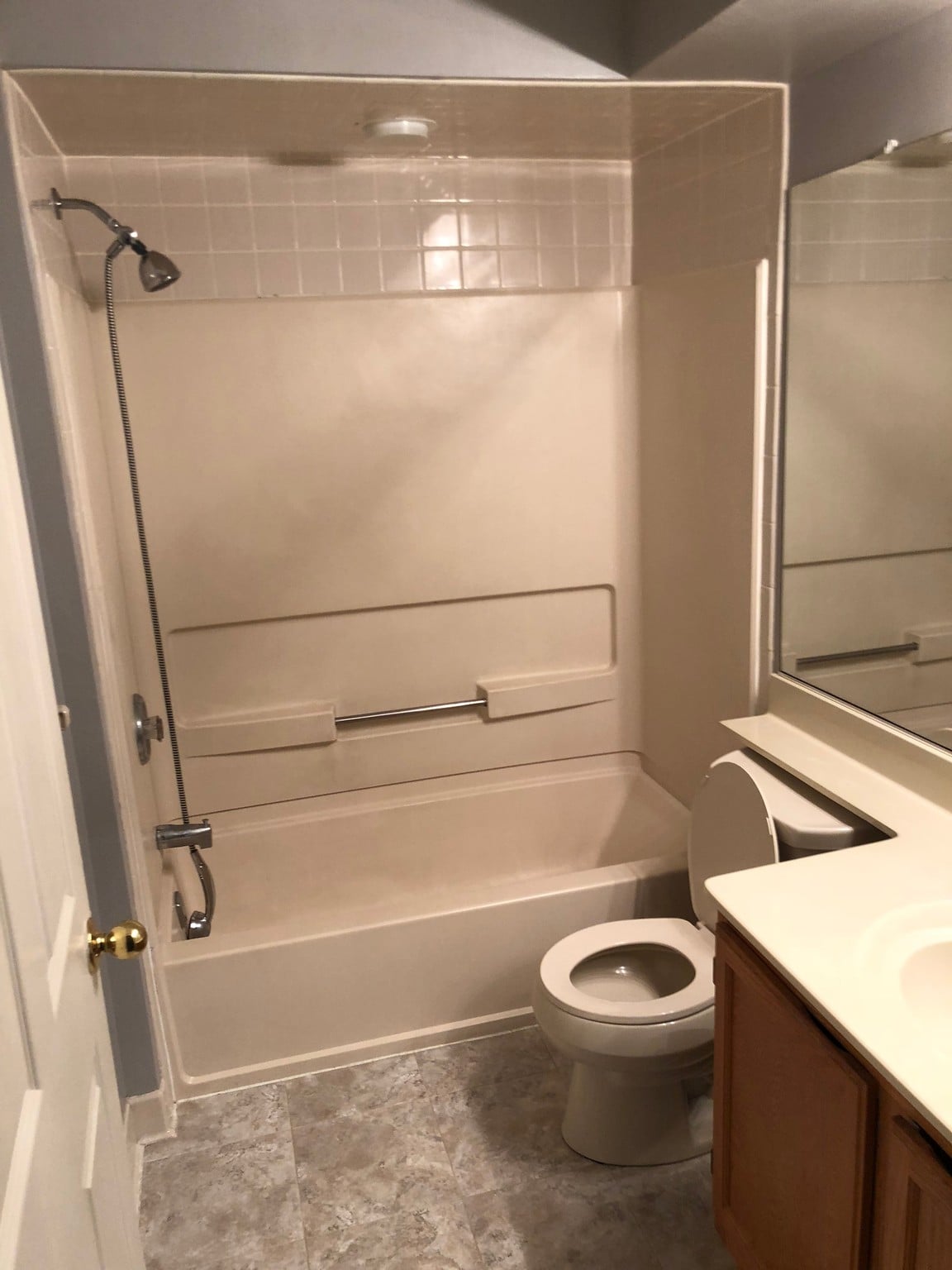 Master Bath - 525 Waterford Dr