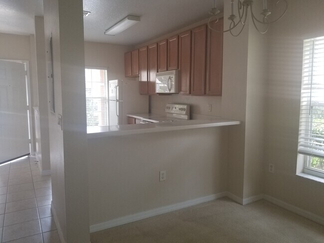 Building Photo - 775 Chelsea Dr