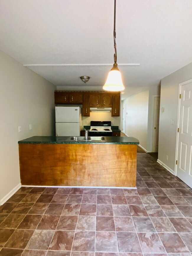 Building Photo - Ranch Style Home
