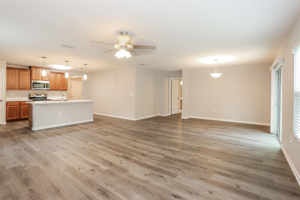 Building Photo - 1981 April Oaks Dr