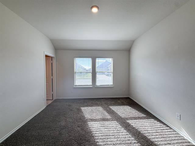 Building Photo - 264 Thoroughbred St