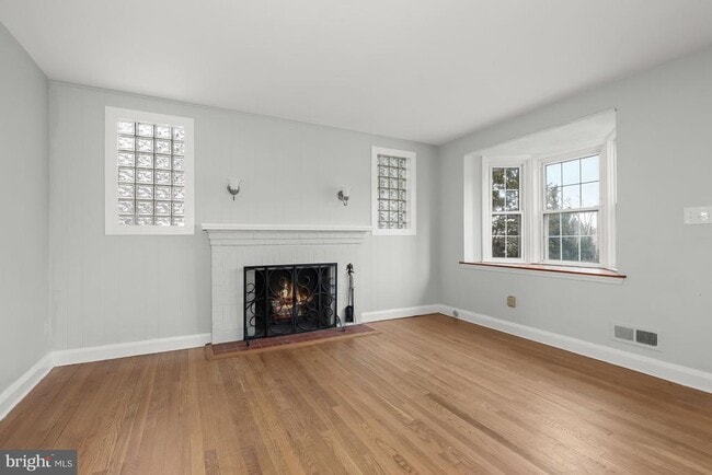 Building Photo - 8336 Wyton Rd