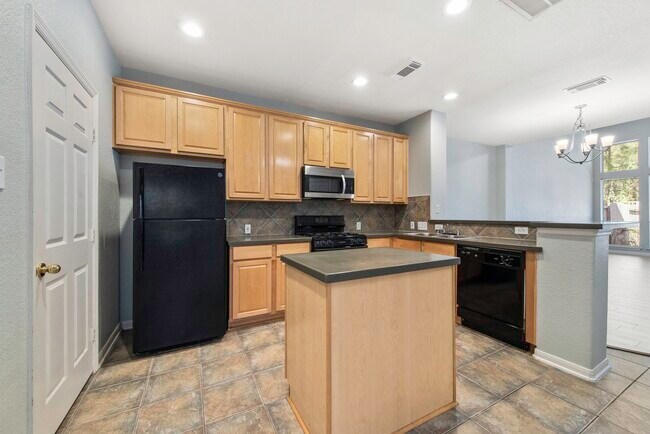 Building Photo - 99 E Greenhill Terrace Pl