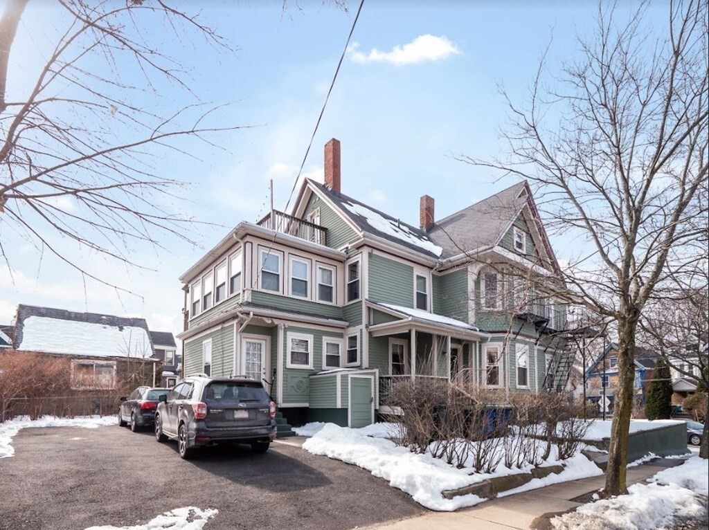 Building Photo - 102 College Ave