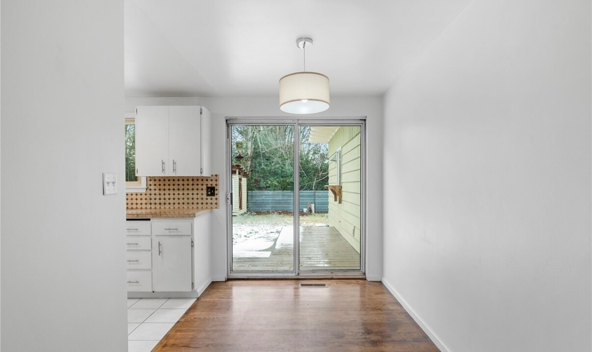 Building Photo - 26510 19th Pl S