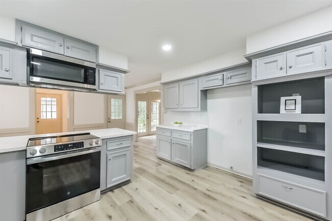 Building Photo - 4214 Brightwood Dr