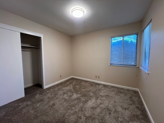 Building Photo - BEAUTIFULLY REMODELED 3 BEDROOM IN LOOMIS!!