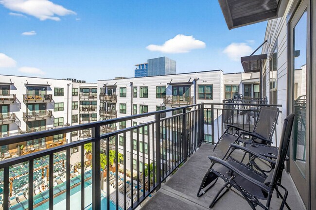 Building Photo - 1116 Gramercy Ln