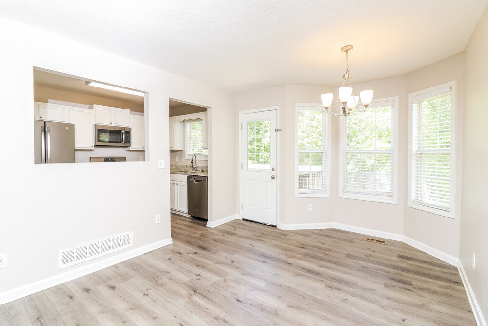 Building Photo - 425 River Trace Dr