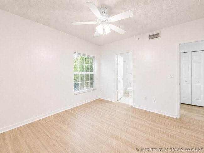 Building Photo - 5056 Lantana Rd