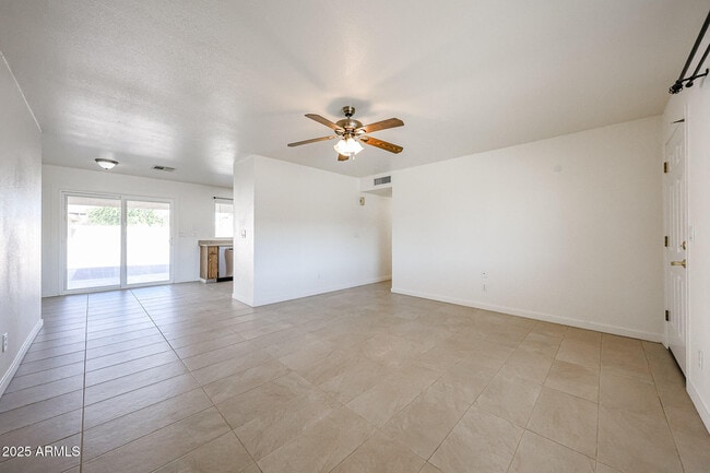 Building Photo - 7208 W Vogel Ave