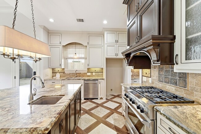 Building Photo - 5637 Overbrook Ln