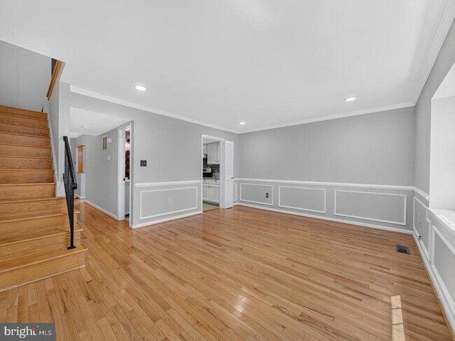 Building Photo - 15057 Cherrydale Dr