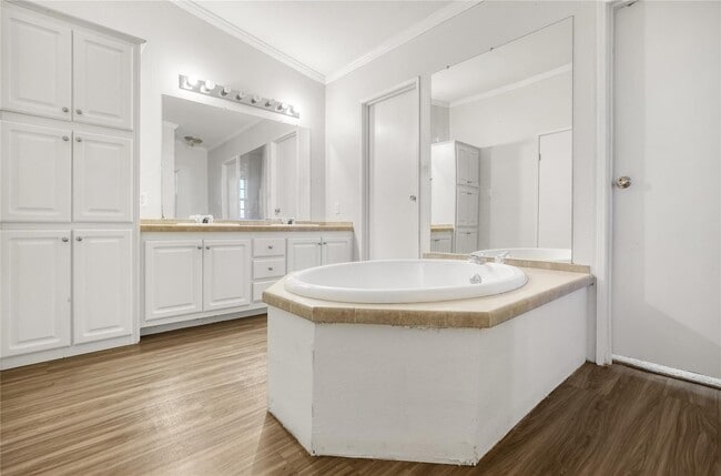 Building Photo - 15926 Millers Landing Dr